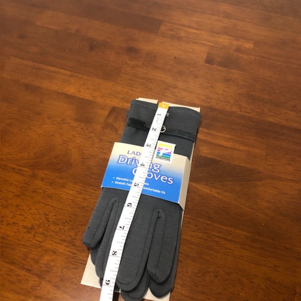 Ladies Driving Gloves Size SM NWT. - Picture 4 of 9